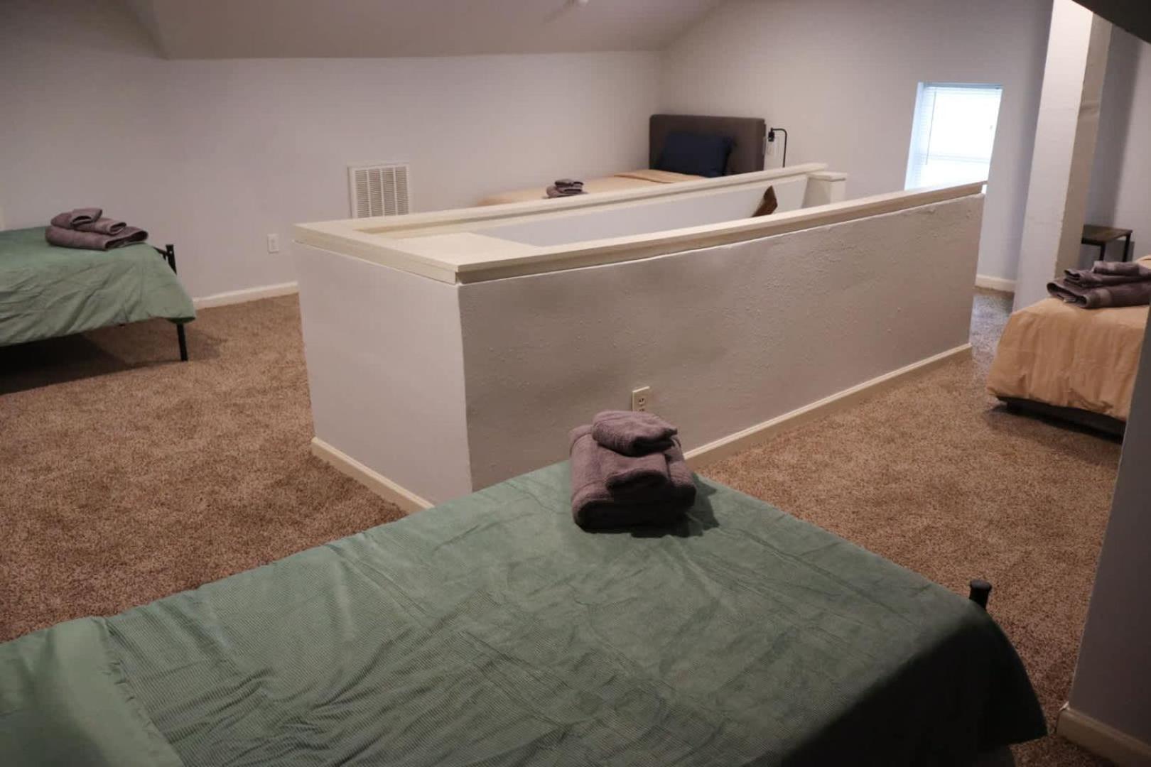 Holiday home Modern 5bd Retreat I Near Hotspots I Sleeps 16 Houston