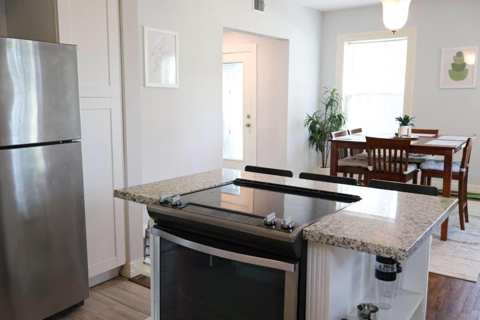 Modern 5bd Retreat I Near Hotspots I Sleeps 16 Holiday home